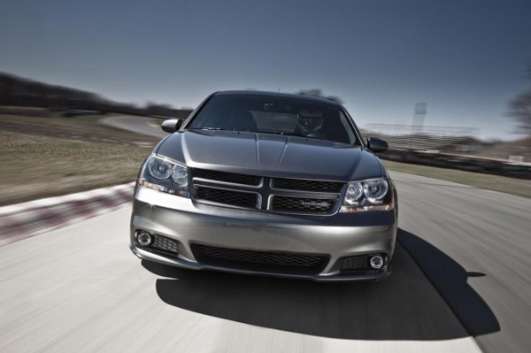 В Нью-Йорке покажут новый Dodge Avenger R/T