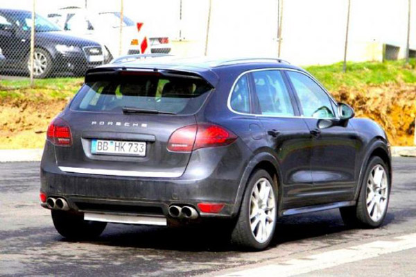 Porsche Cayenne Turbo S подкараулили во время теста