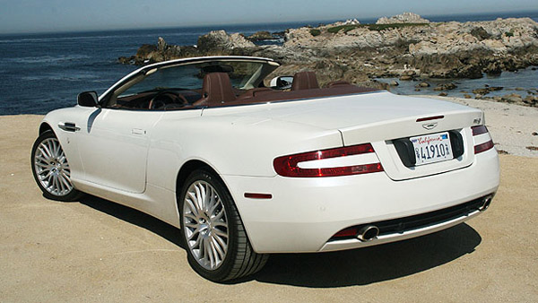 Aston Martin DB9 - самый любимый спорткар Англии