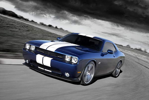 Стоковый Dodge Challenger SRT8 в гонке One Lap 