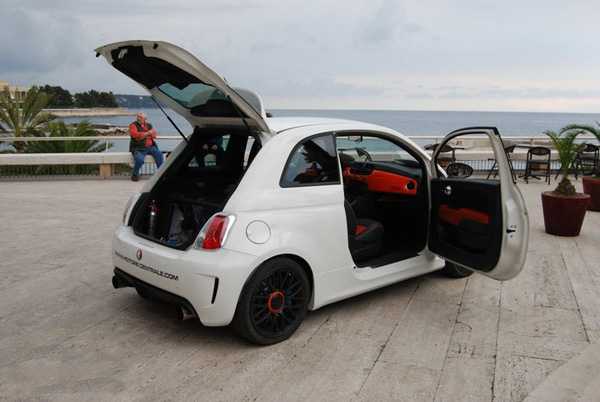 Abarth 500 "Motore Centrale R230" от ателье Aznom 