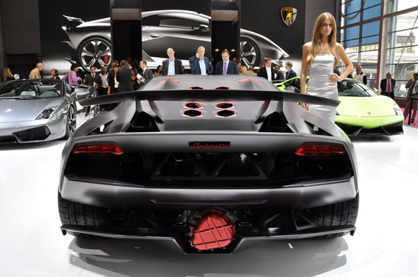 Lamborghini Sesto Elemento уже не за горами