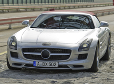 Mercedes SLS AMG Roadster - официальные сведения