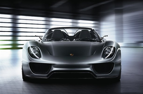 Porsche 918 Spyder нашел своих владельцев