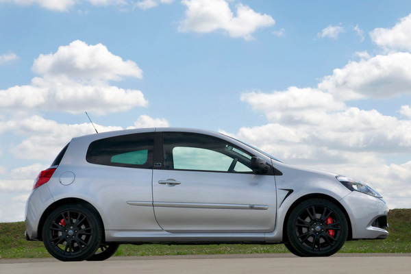 Twingo RS 133 и Clio RS 200 Silverstone GP Edition