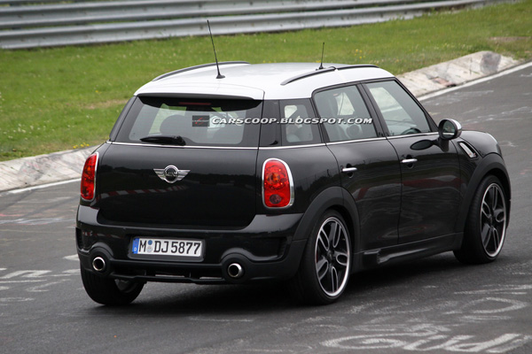 MINI Countryman JCW испытывают в Нюрбургринге