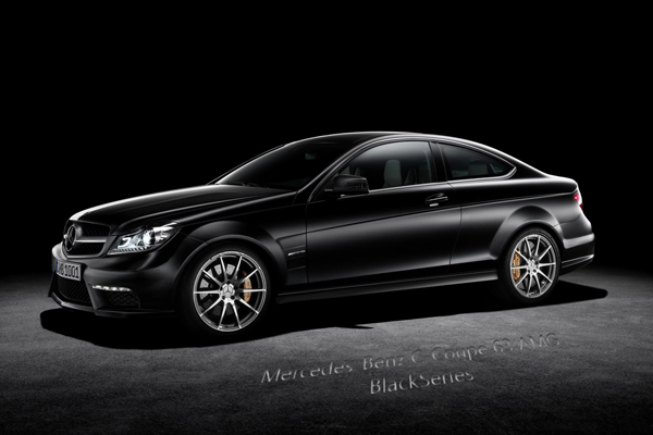 Купе Mercedes C63 AMG Black Series покажут 24 июля