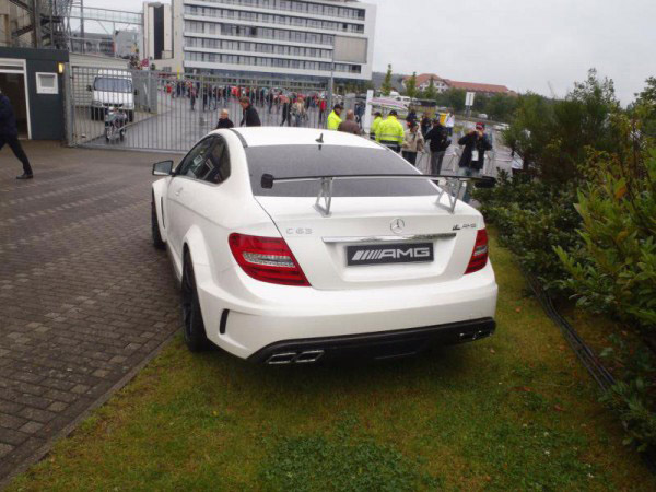 Mercedes C63 AMG Black Series с новыми пакетами