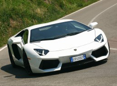 Lamborghini разгонит Aventador до 400 км/ч!