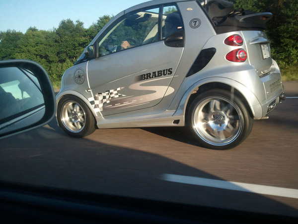 Smart Fortwo стилизованный под Mercedes SLR