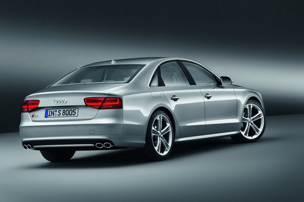 Audi S8 2013 не дождался Франкфурта