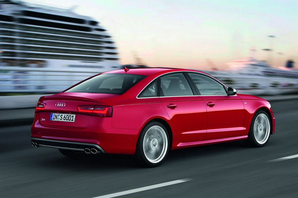 Audi рассекретила новые модели S6 и S6 Avant