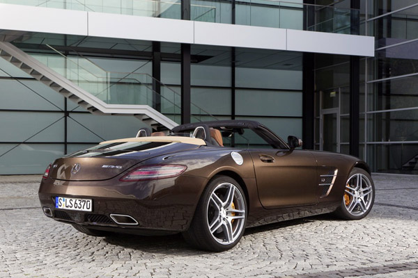 Mercedes-Benz SLS AMG получил новые опции