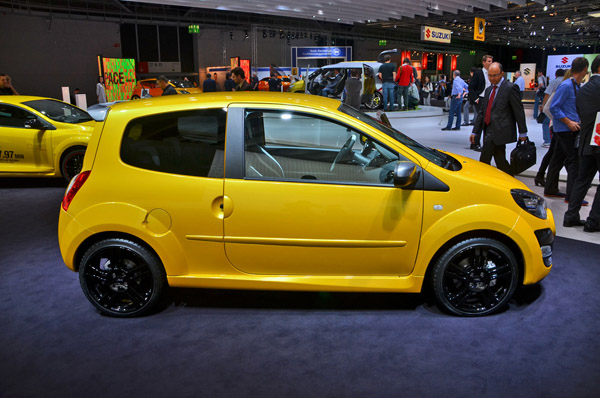 Renault Twingo обзавелся «заряженной» версией RS