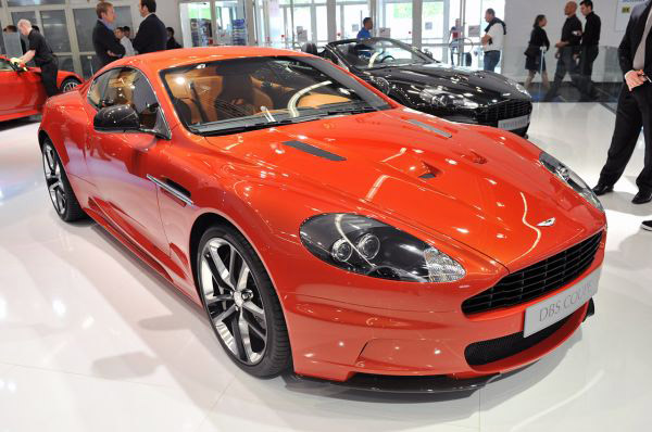 Aston Martin представил DBS Carbon Edition