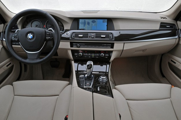 BMW 528i 2012 оценили минимум в 46 700 $