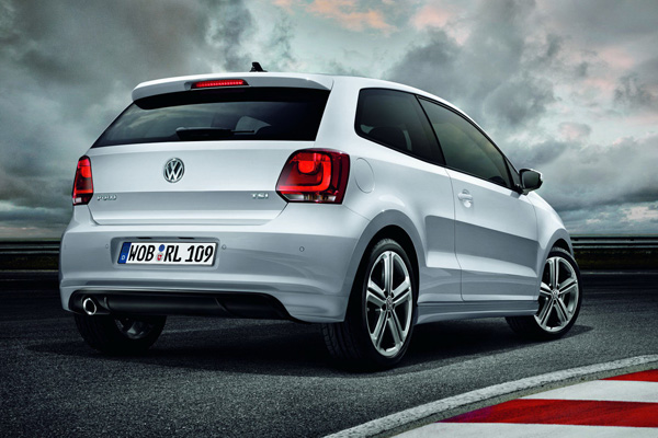 VW вывел на рынок эксклюзивные Polo и Passat