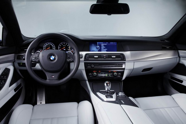 Американцы получат BMW M5 с «механикой»