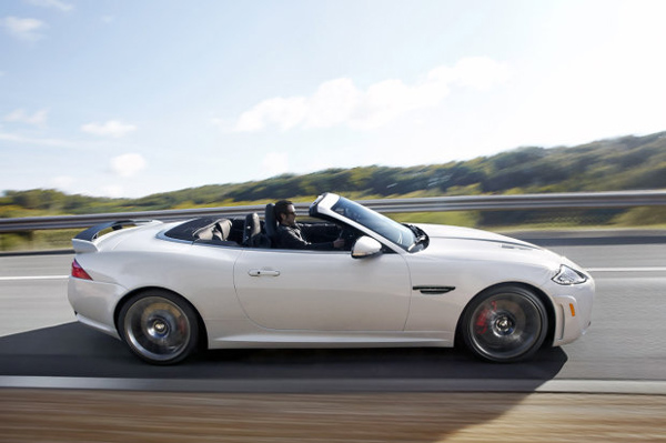 Jaguar показал спорткар XKR-S Convertible