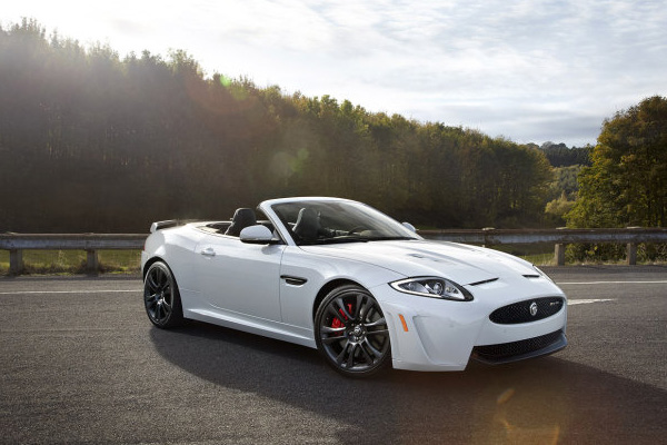 Jaguar показал спорткар XKR-S Convertible