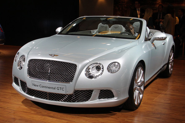 Bentley Continental GTC 2012 оценили в 212 800 $