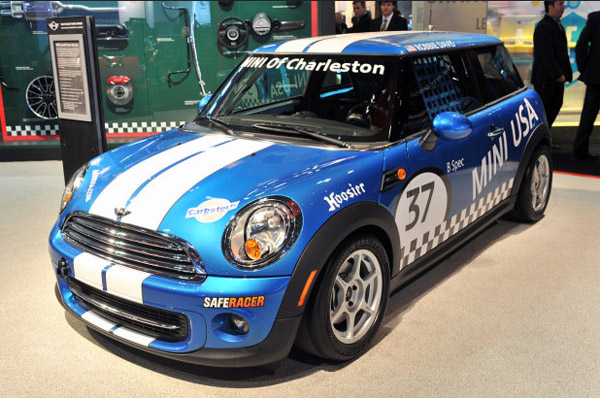 Гоночный MINI Cooper для серии B-Spec