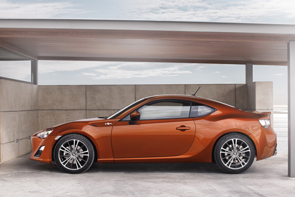 Toyota официально представила спорткупе GT 86