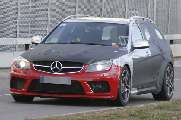 Mercedes-Benz готовит C 63 AMG Estate Black Series