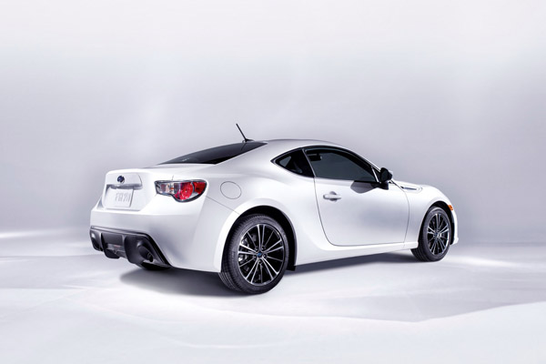 Официальные фото серийной модели Subaru BRZ