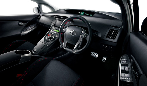 Toyota готовится к премьере хэтчбека G’s Prius 2012