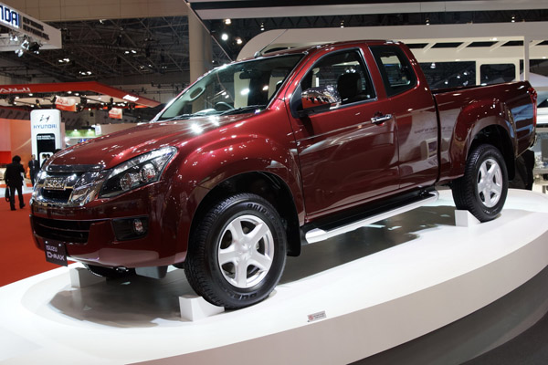 Isuzu показал обновленный пикап D-MAX 2012