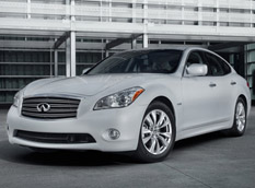 В Infiniti M будут стоять двигатели Mercedes