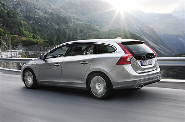 Volvo V60 D6 поступит в продажу весной 2012-го  