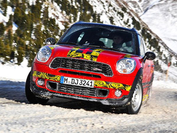 MINI Countryman JCW покажут в Женеве