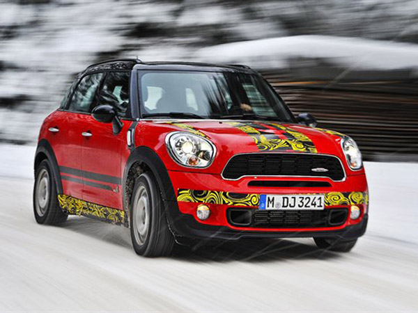 MINI Countryman JCW покажут в Женеве