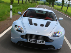 Aston Martin V12 Vantage Roadster появится в 2012