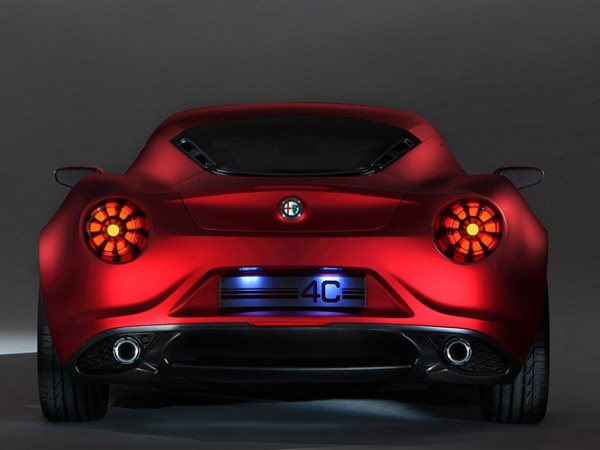 Alfa Romeo 4C появится в 2013-м году