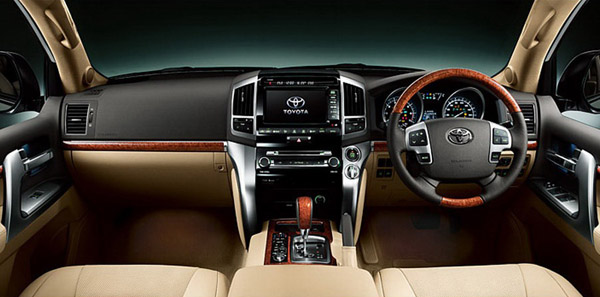 Представлен обновленный Toyota Land Cruiser 200