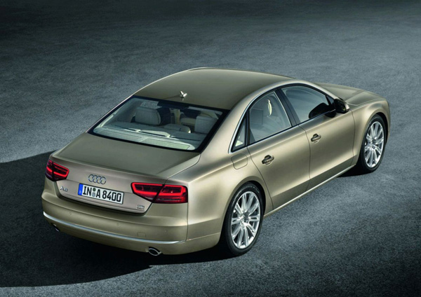 Audi готовит два новых варианта модели A8