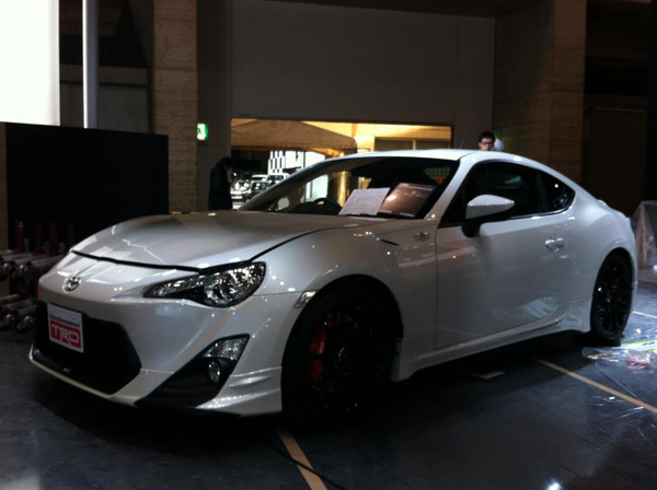 Toyota 86 обзавелась спортивным пакетом от TRD