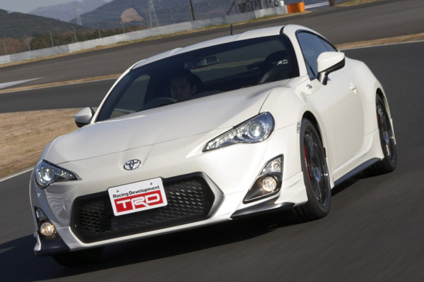 Toyota 86 обзавелась спортивным пакетом от TRD