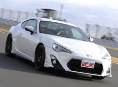 Toyota 86 обзавелась спортивным пакетом от TRD