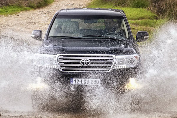 Toyota показала Land Cruiser для Британии