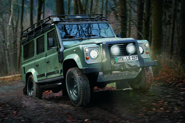 Land Rover представил Defender Blaser Edition