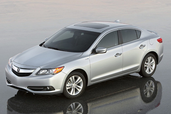 Acura ILX 2013 дебютировала в Чикаго