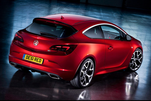 Opel анонсировал «горячий» хэтчбек Astra OPC