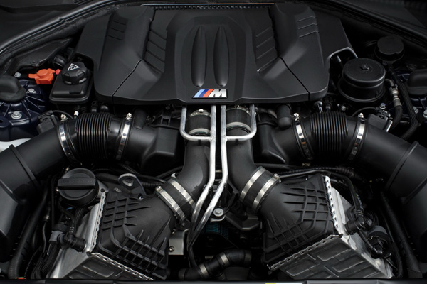 BMW полностью рассекретил новый M6 2013