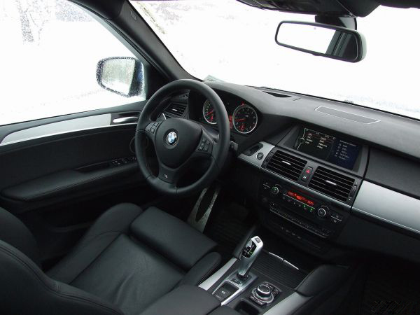 BMW анонсировал X3 xDrive28i 2013 и уникальный X5