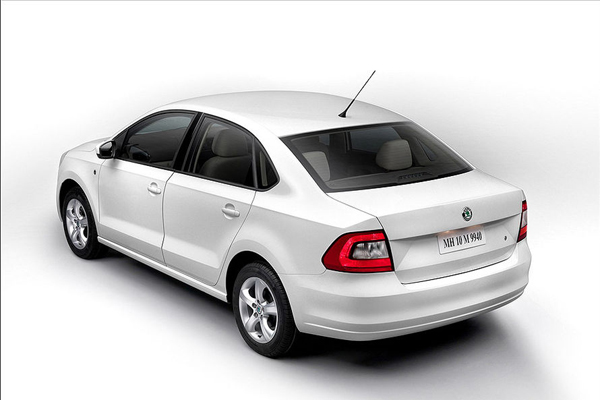 В Женеве покажут новый седан Skoda Rapid