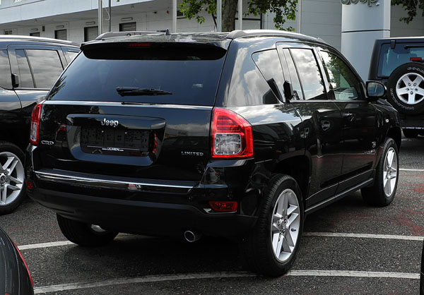 Jeep покажет Compass Black Look Concept